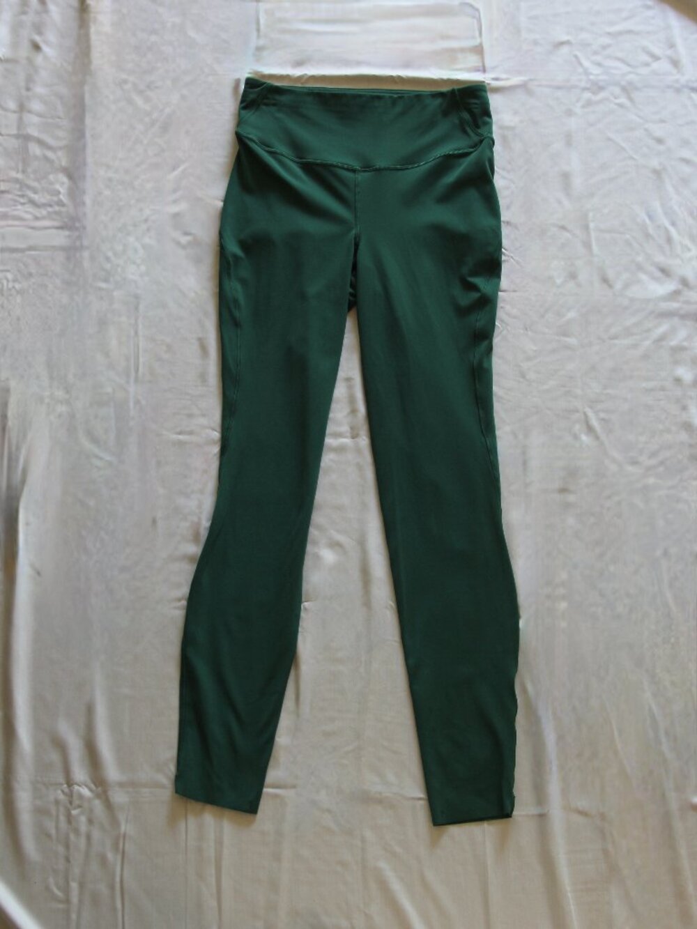 Lululemon Wunder Under Leggings Size 6 Green Full Length Yoga Pants